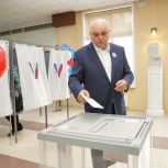 Выборы – самые важные для будущего Отечества дни: главы регионов пришли на избирательные участки