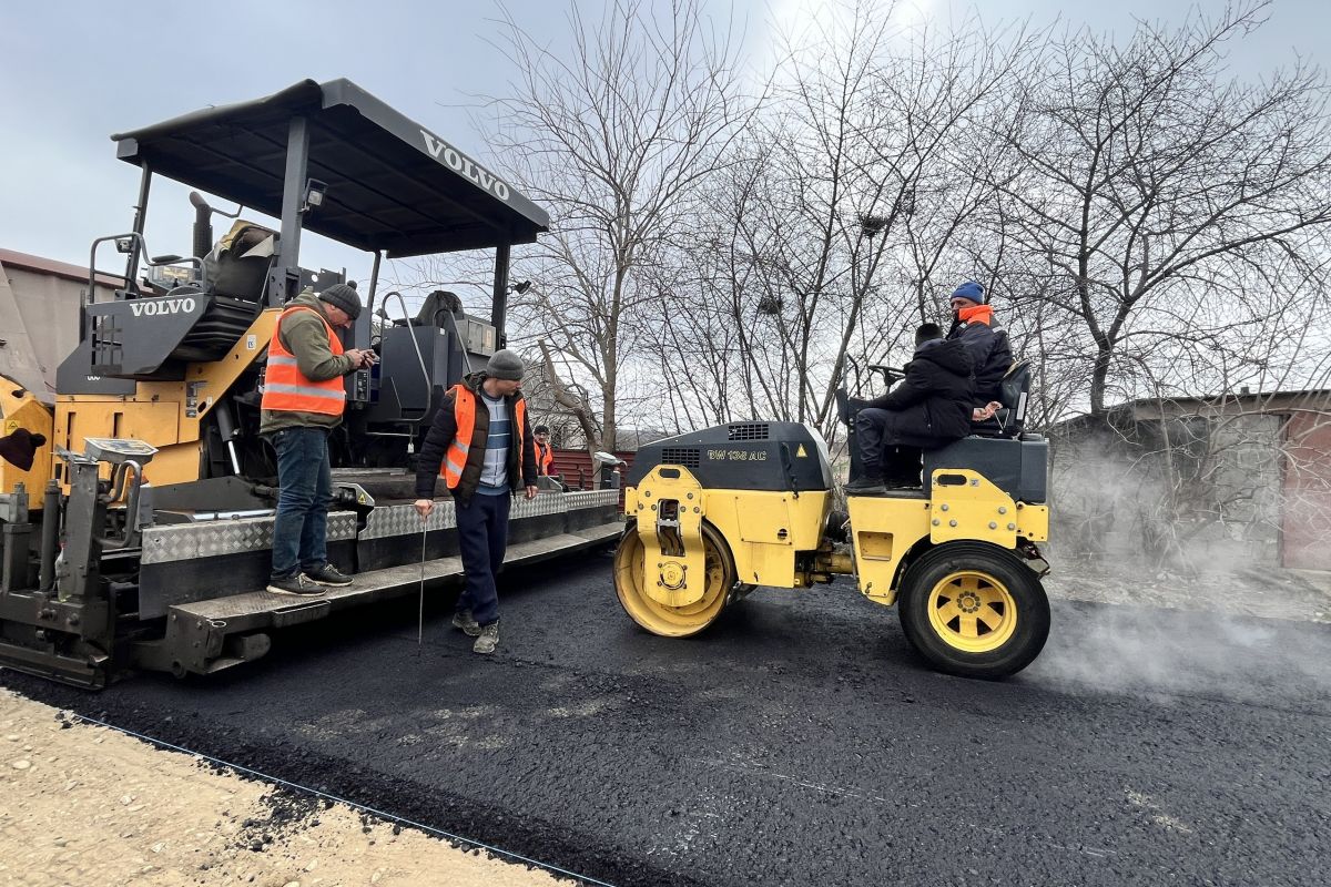 В округах Ставрополья проводится ремонт автодорог