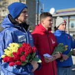 Саратовские молодогвардейцы поздравили женщин с 8 марта