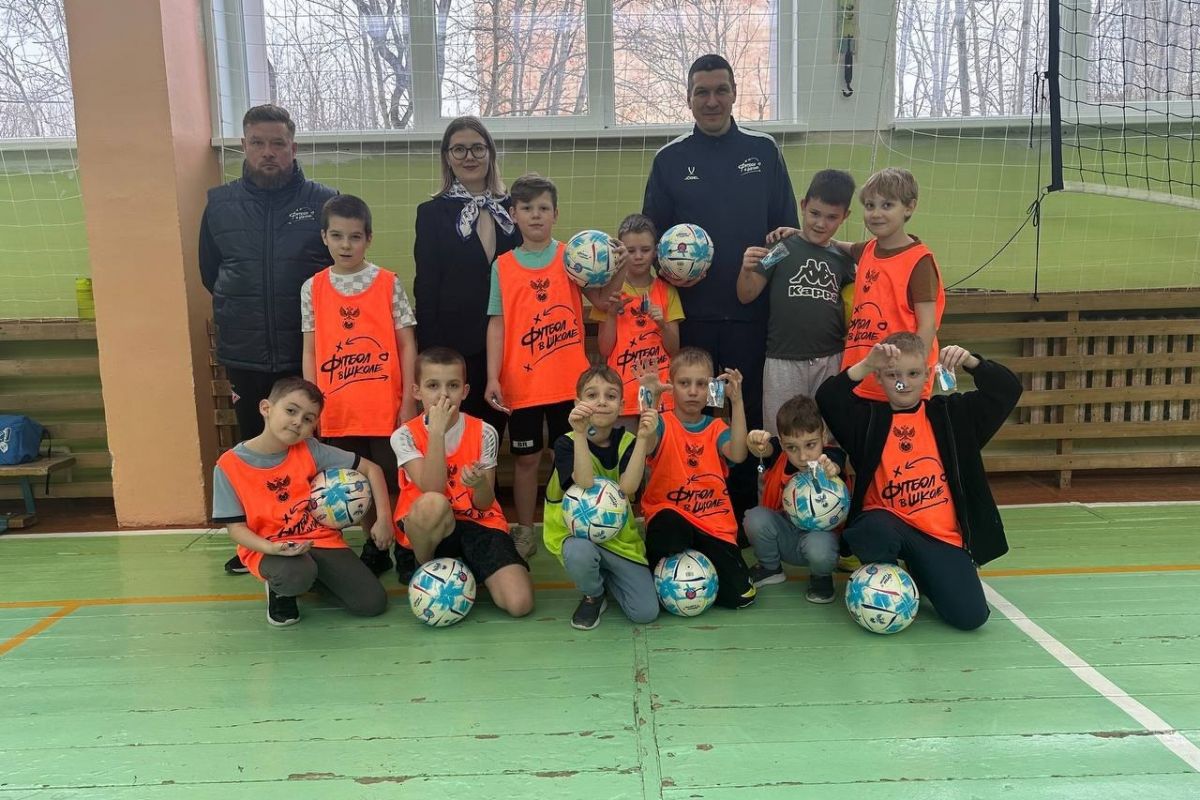 Партпроект «Детский спорт» организовал серию мастер-классов по мини-футболу