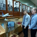 В Воронежской области «Единая Россия» провела урок мужества для школьников