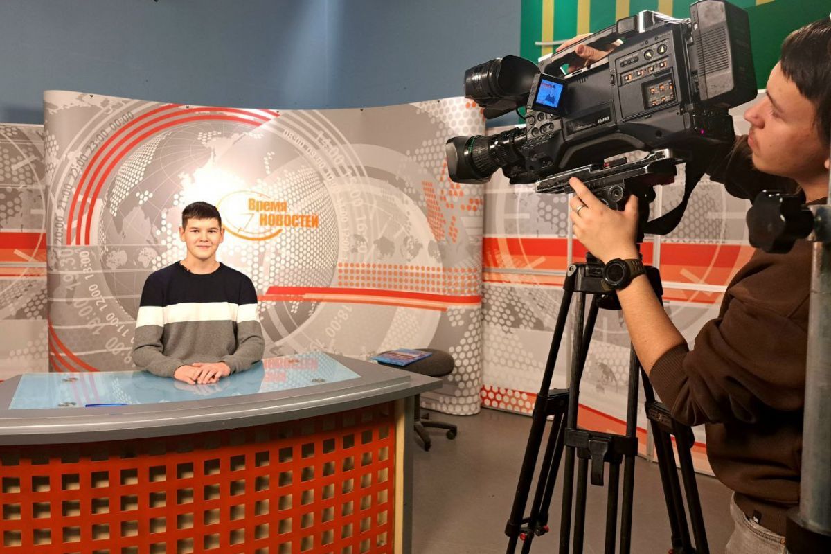 В ХМАО активисты «Единая Россия» познакомили школьников с работой журналистов