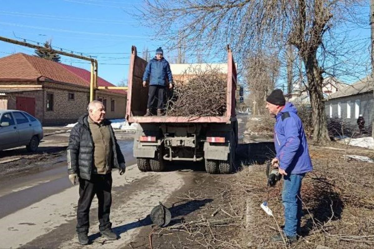 Единая Россия» организовала субботник в г. Гуково