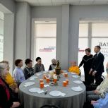 В Штабе общественной поддержки прошло чаепитие для жительниц блокадного Ленинграда