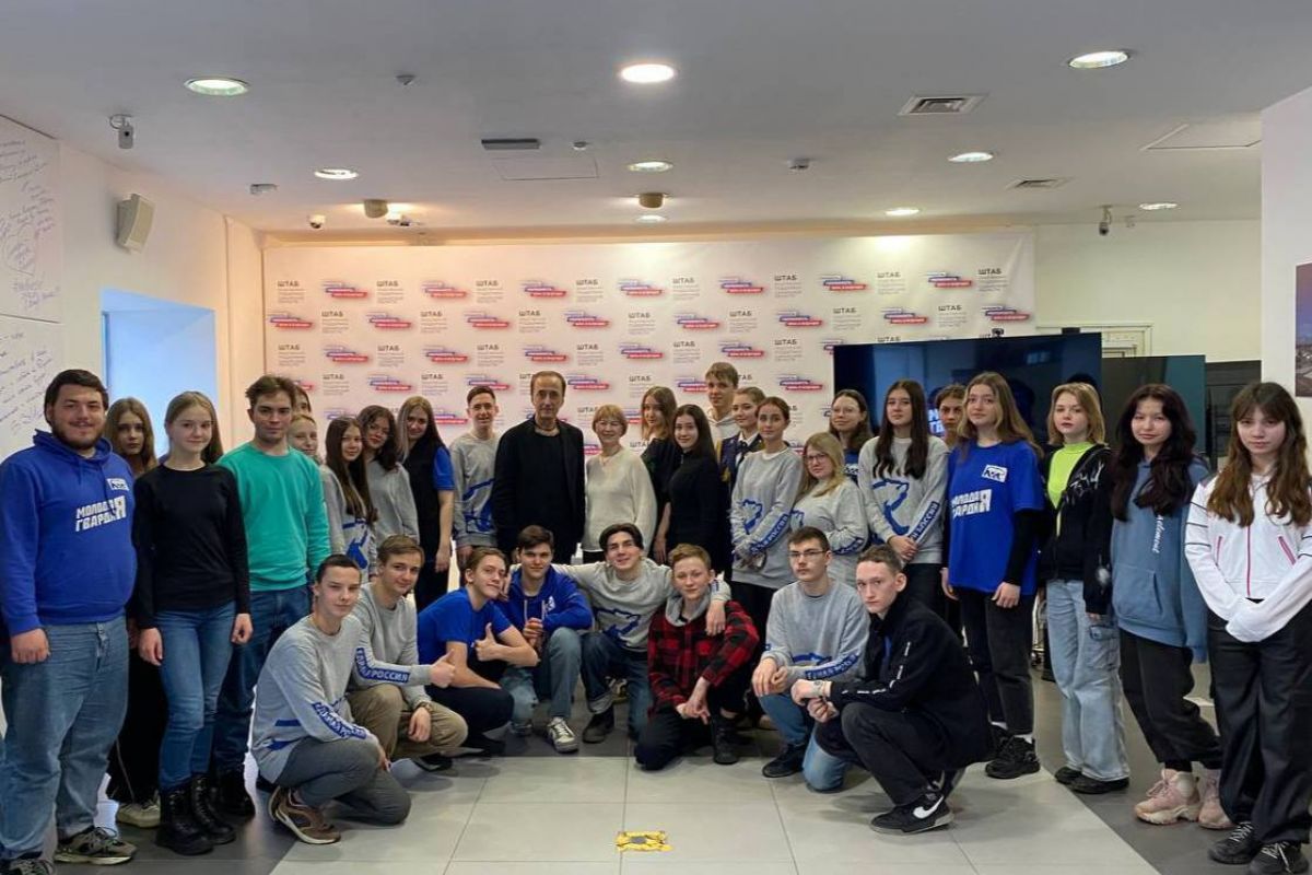 Волонтёры «Единой России» побывали на творческой встрече с известным самарским актёром Владимиром Гальченко
