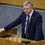 Госдума приняла в первом чтении законопроект рабочей группы по СВО о праве членов семей участников спецоперации по доверенности оформлять на них регистрацию по месту жительства