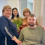 «Женское движение Единой России» поздравило жену и мать ветерана СВО из Кузбасса с 8 марта