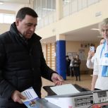Выбираем будущее России: Губернаторы-секретари реготделений «Единой России» принимают участие в выборах Президента
