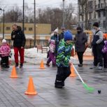 Мастер-классы, эстафеты на коньках, мини-хоккей, игра в лазертаг: «Единая Россия» по всей стране проводит марафон «Сила России»