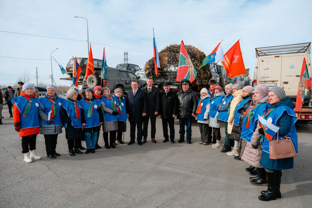 Автомобили, запчасти, медикаменты: в зону СВО из Тюмени отправился новый  груз