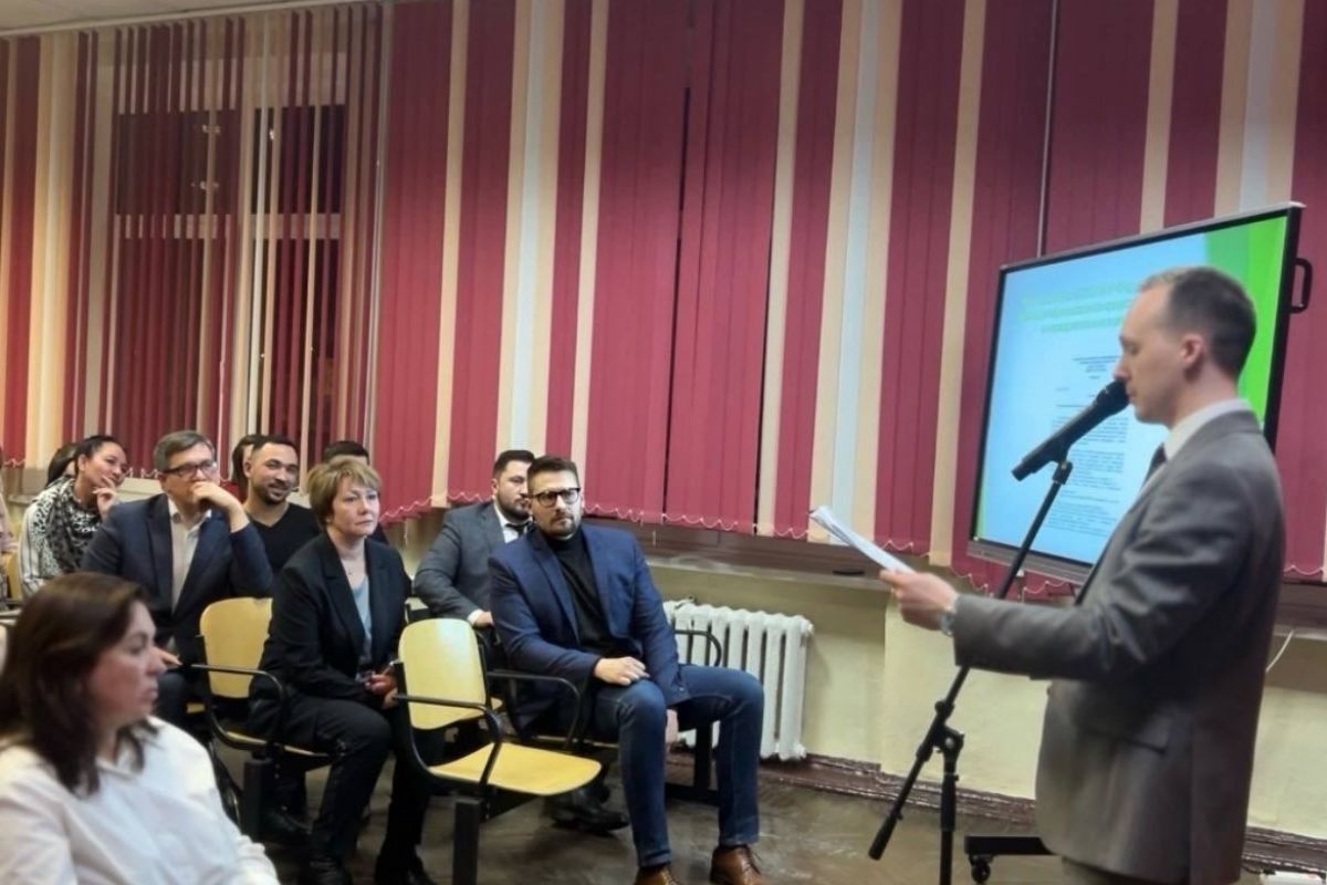 Сенатор РФ Руслан Смашнев рассказал, как будет проходить учебный процесс во время ремонта смоленской школы