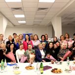 Дарья Лантратова поздравила женщин-медиков Мордовии, работавших волонтёрами в зоне СВО