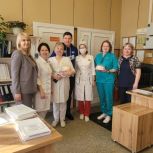 В Иркутской области «Единая Россия» поздравила с 8 марта сотрудниц военного госпиталя