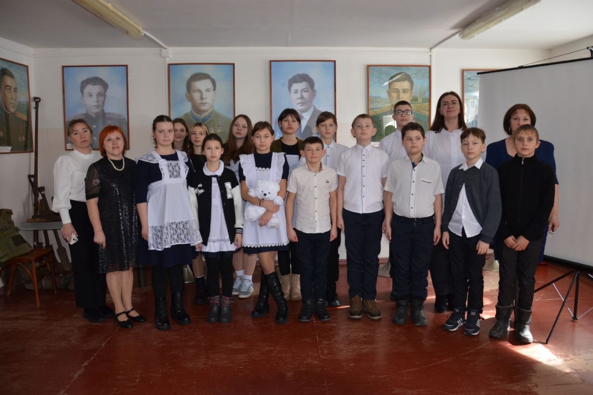 При участии «Единой России» для школьников Боковского района прошла военно-патриотическая лекция об истории района и СВО