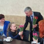 «Единая Россия» в Воронежской области поздравила с Международным женским днём мам и жён участников СВО