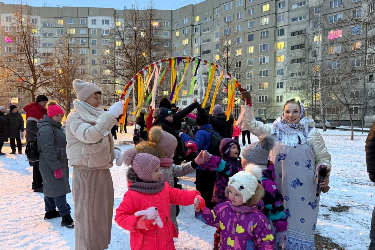 Городские партийцы проводили Масленицу на четырех площадках Тамбова