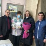 Депутаты «Единой России» поздравили женщин Песчанокопского района с Международным женским днём