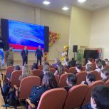 "Парта Героя" открылась в гимназии "Исток" в честь моряка-подводника