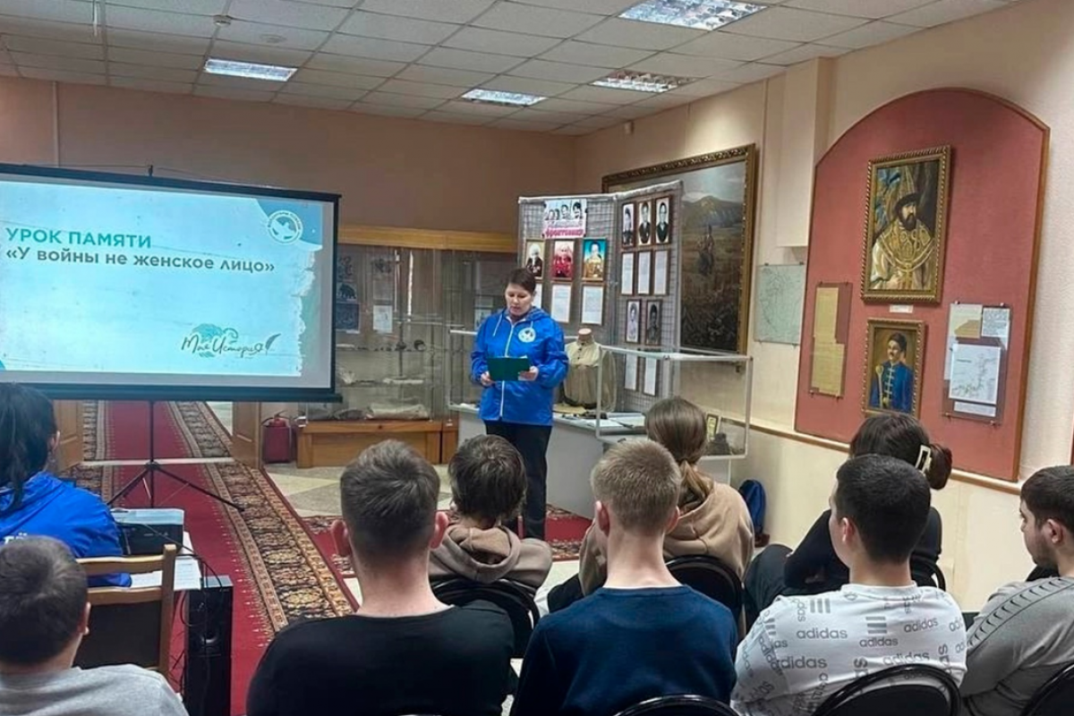 В Ровеньском районе партийцы организовали урок памяти «У войны не женское лицо»