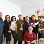Партийцы Нагайбакского местного отделения партии «Единая Россия» поздравили тружеников тыла с Международным женским днем