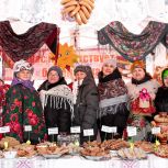 Массовое гуляние, посвященное Масленице состоялось в Октябрьском районе