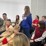 В Великих Луках прошла встреча молодежи  с участниками специальной военной операции