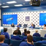 «Единая Россия» и «Молодая Гвардия» запустили федеральный образовательный проект «ПолитЗавод»
