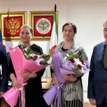 Единороссы Сунженского района поздравили женщин с наступающим 8 марта