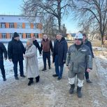 Депутаты-единороссы проверили ход строительства пристройки к Бронницкому Лицею