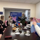 В Муравленко провели мастер-класс для женщин по завязыванию платков