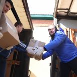 Волонтеры "Единой России" и "Молодой Гвардии" приняли участие в отправке очередной партии гуманитарного груза