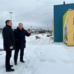 Константин Захаров проверил ход ремонта школ в Горноуральском и Новоасбесте