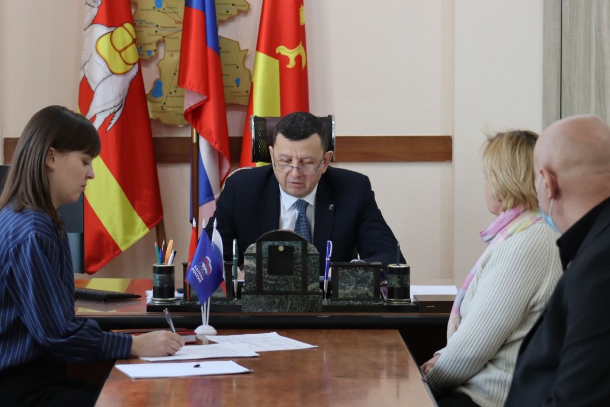 14 секретарш 