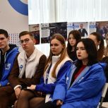 «Единая Россия» провела патриотическую акцию, посвященную годовщине воссоединения Крыма с Россией