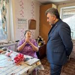 Депутат Юсуп Магомедов вручил юбилейные медали труженикам тыла