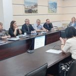 В День работника культуры члены Златоустовского отделения партии «Единая Россия» поздравили своих коллег с профессиональным праздником