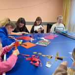 В клубе посёлка Правда в Варенском районе был проведен Мастер-класс «Создание открытки на 8 марта своими руками»