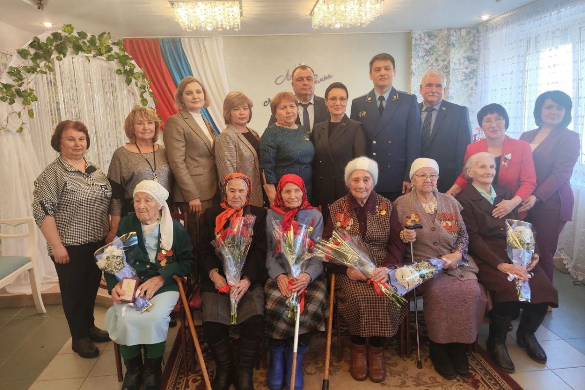Вручении памятных медалей к 80-летию Победы в Великой Отечественной войне труженицам тыла Аргаяшского и Худайбердинского поселений