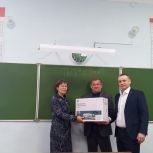 Депутаты «Единой России» помогли приобрести оргтехнику для школы № 1 города Карталы