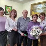 В Кунашакском районе единороссы продолжают награждать семьи, отметившие юбилейные даты совместного проживания