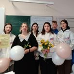 Молодогвардейцы поздравили учителей села Поломошное
