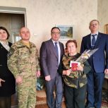 В Снежинском районе продолжается вручение памятных медалей
