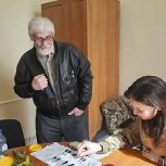 К Восьмому марта – героине СВО: серьги от всего сердца