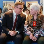 Алексей Текслер поздравил матерей и жён участников СВО с наступающим Международным женским днём