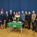 «Парта героя»: Олег Рожнов совместно с делегацией Народного Совета ДНР увековечили память Героя в Одинцово