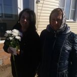 Единороссы Липецкой области поздравили родных участников СВО с женским праздником