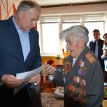 Депутаты, члены фракции «Единая Россия» в Магнитогорском городском Собрании на фракции поддержали инициативу Президента о присвоении ветеранам Великой Отечественной войны званий Почётных граждан региона, города или муниципалитета