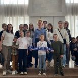 К Дню работника культуры и дню театра «Единая Россия» пригласила семьи участников СВО на экскурсию в Ростовский музтеатр