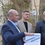 Владимир Немцев пообщался с жителями улицы Репина по вопросам благоустройства