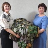 Волонтеры Базарно-Карабулакского района делают маскировочные сети для нужд СВО